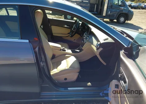 2014 Mercedes-Benz Cla 250 z USA, uszkodzony, nr VIN WDDSJ4EB2EN044878